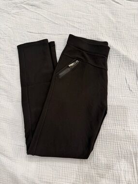 Coco + Carmen Black Leggings with Zipper Pocket